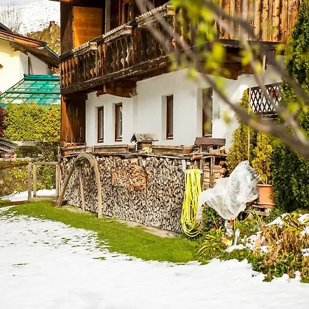 In Near Thurn Pass Skiing, Cleaning Included Casa de Férias *